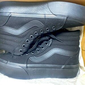 Womens hi platform sneakers VANS back on black !
